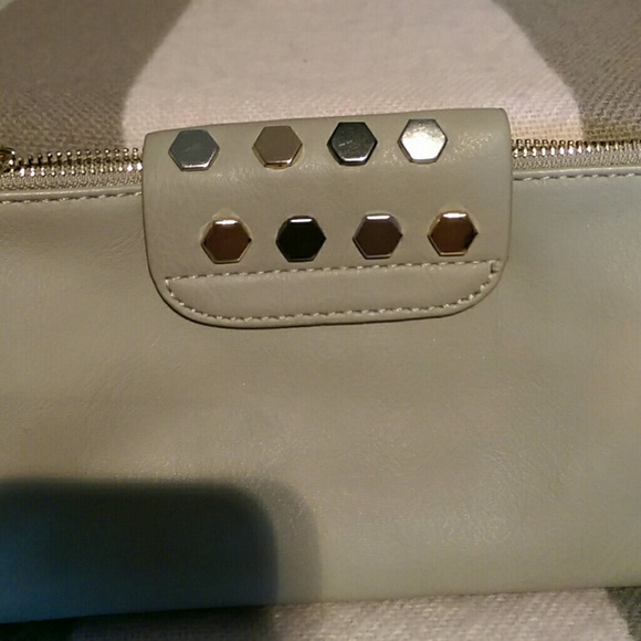 Olivia Miller Wristlet - Picture 6 of 8